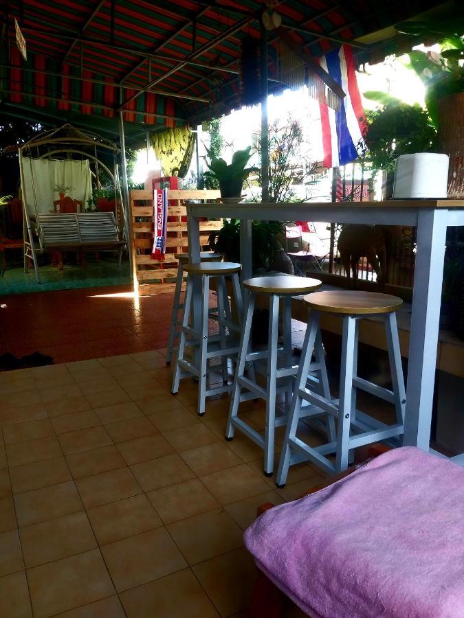 Srikrung Guesthouse Phra Nakhon Si Ayutthaya Buitenkant foto