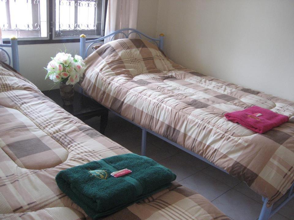 Srikrung Guesthouse Phra Nakhon Si Ayutthaya Buitenkant foto