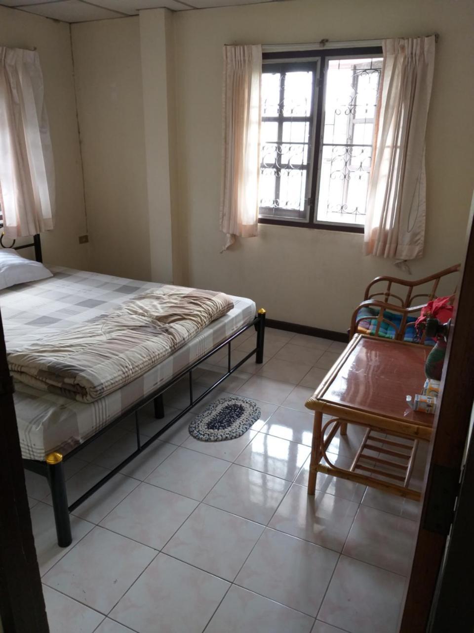 Srikrung Guesthouse Phra Nakhon Si Ayutthaya Buitenkant foto