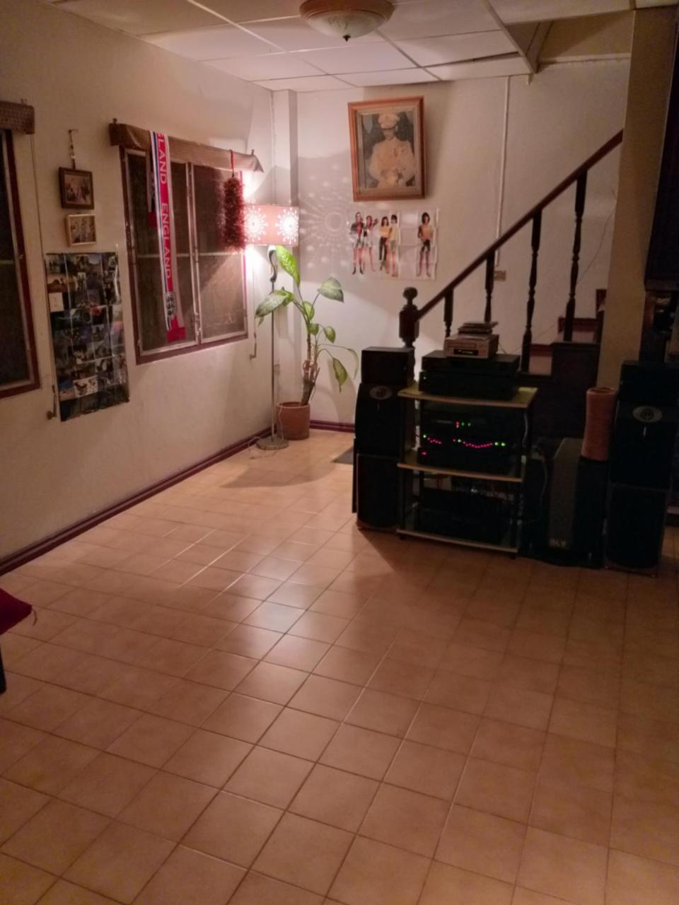 Srikrung Guesthouse Phra Nakhon Si Ayutthaya Buitenkant foto