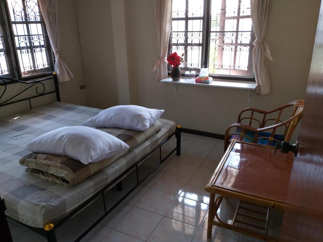 Srikrung Guesthouse Phra Nakhon Si Ayutthaya Buitenkant foto