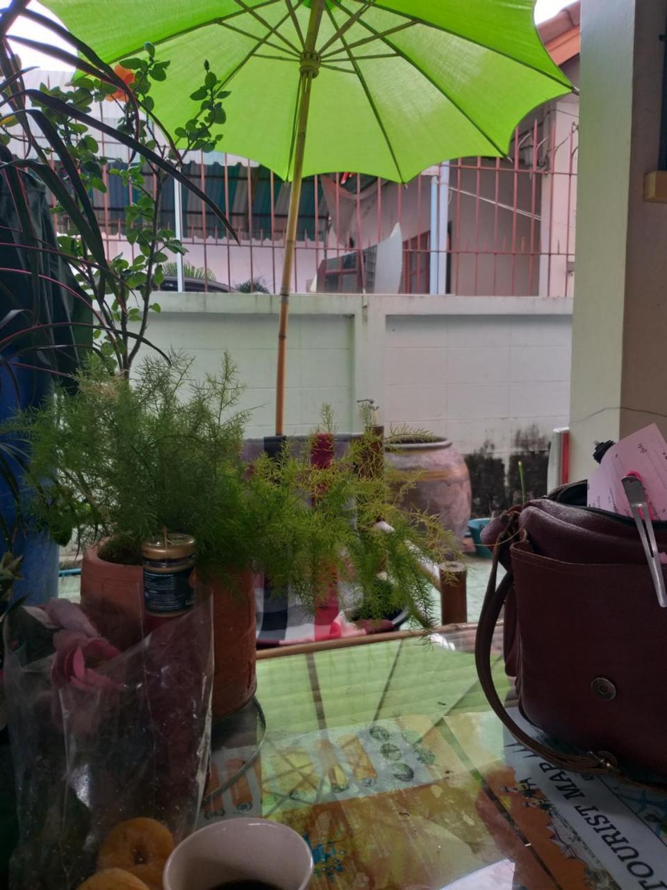 Srikrung Guesthouse Phra Nakhon Si Ayutthaya Buitenkant foto